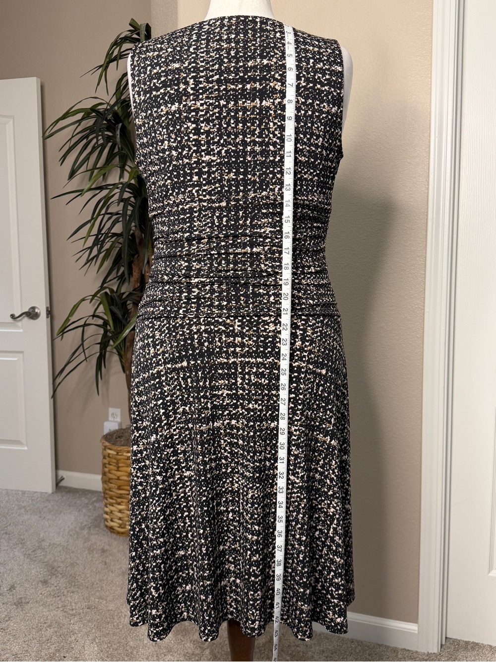 Jones New York Black and Cream V-Neck A-Line Dress - Picture 5 of 9